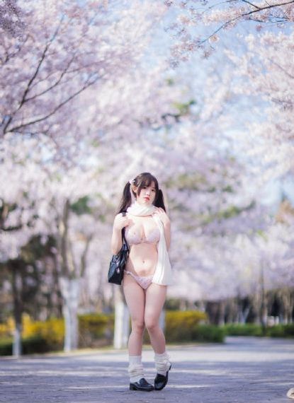 初九女王脚奴vk_乱人伦精品视频在线观看